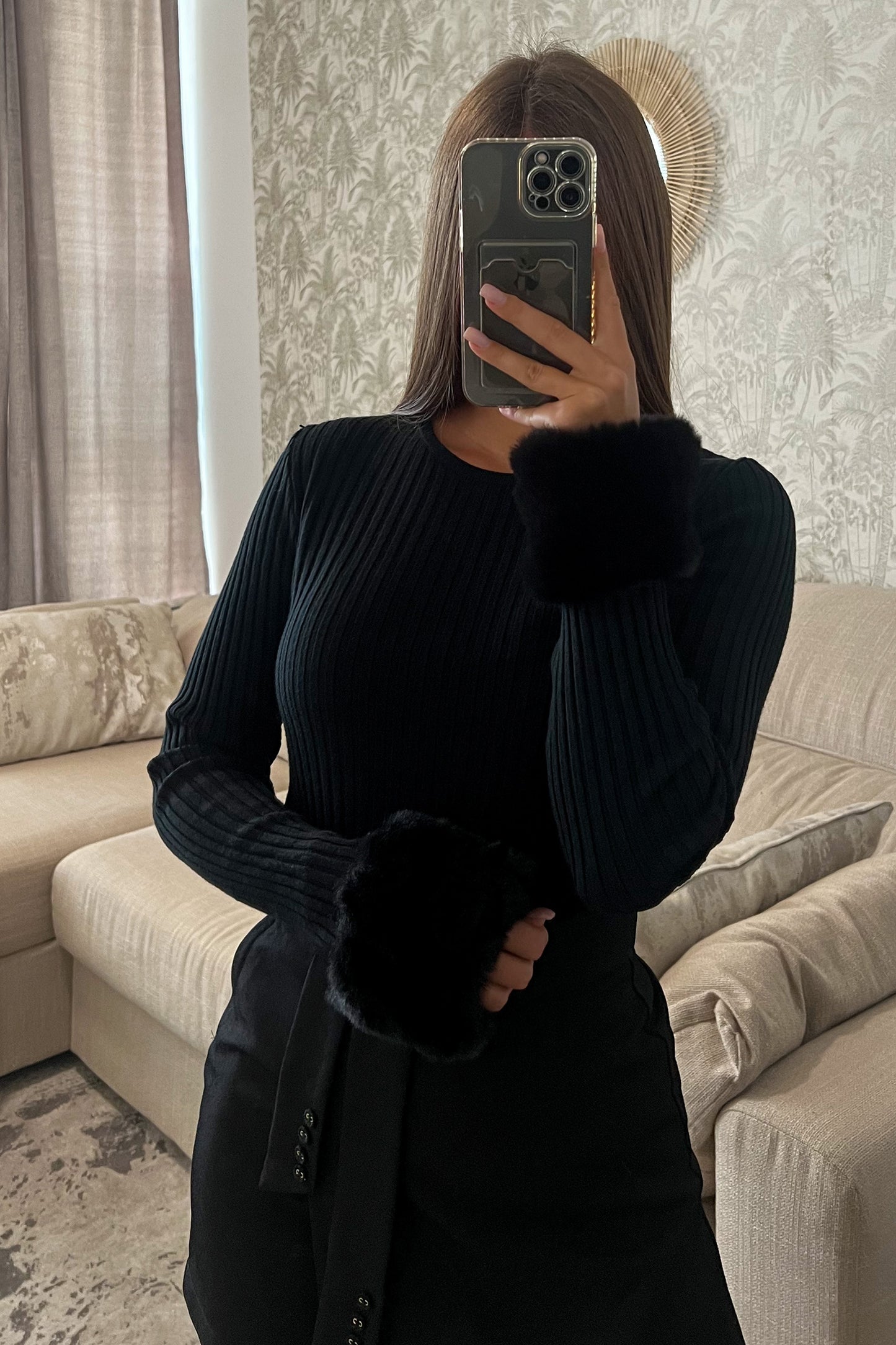 Pull manches fausse fourrure NOIR