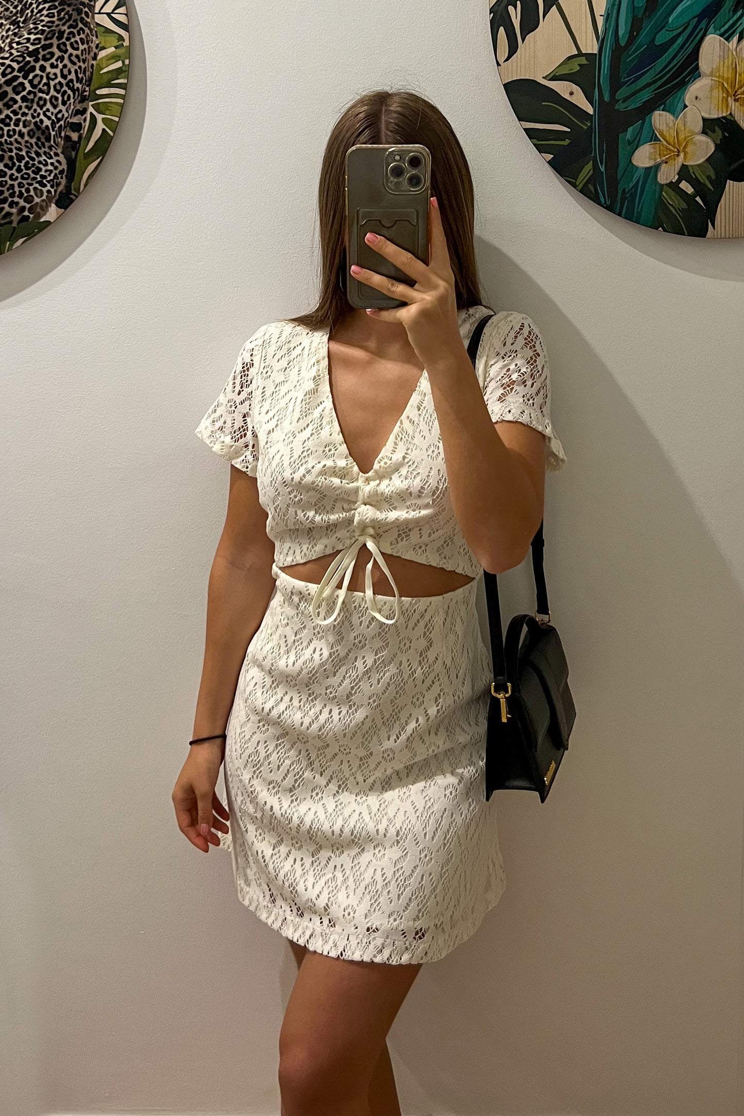 Robe ouverte dentelle blanche
