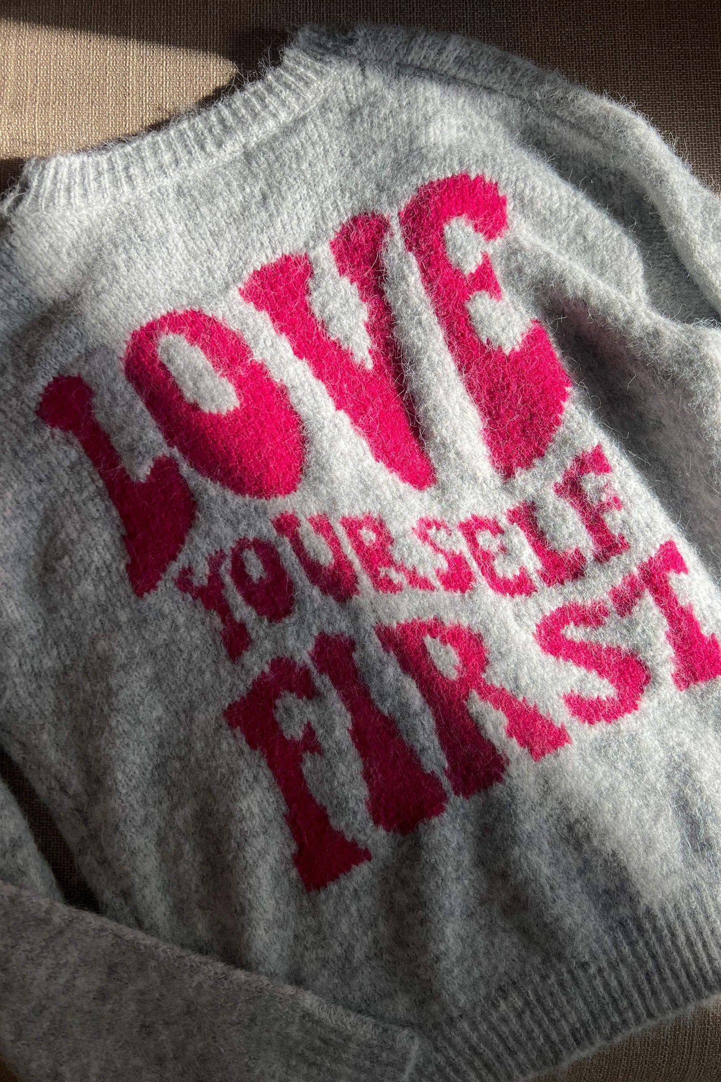 Pull LOVE gris