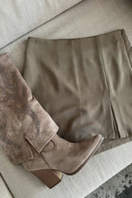 Charger l&#39;image dans la galerie, Jupe-short ANGELE taupe
