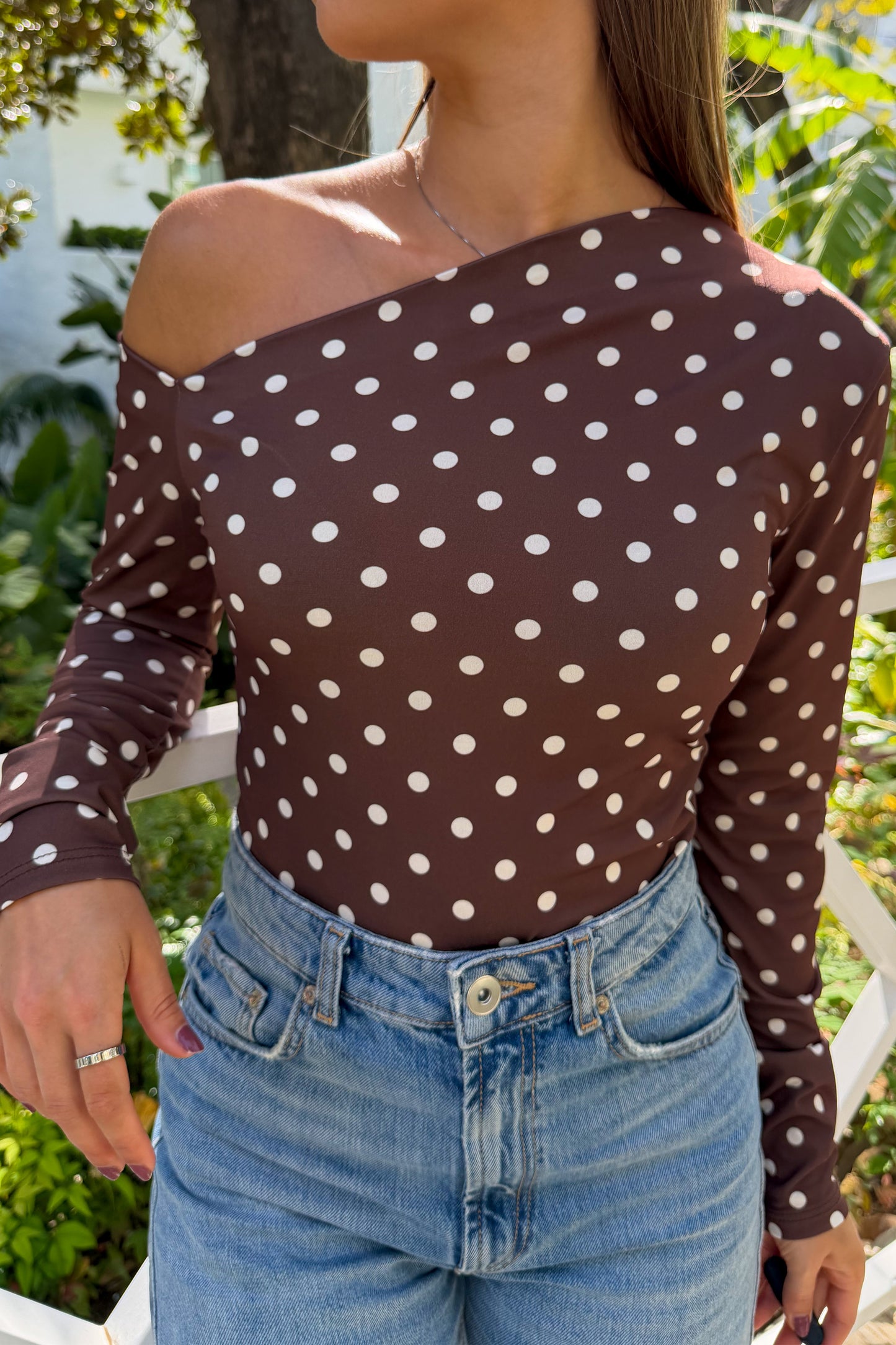 Blouse à pois brune