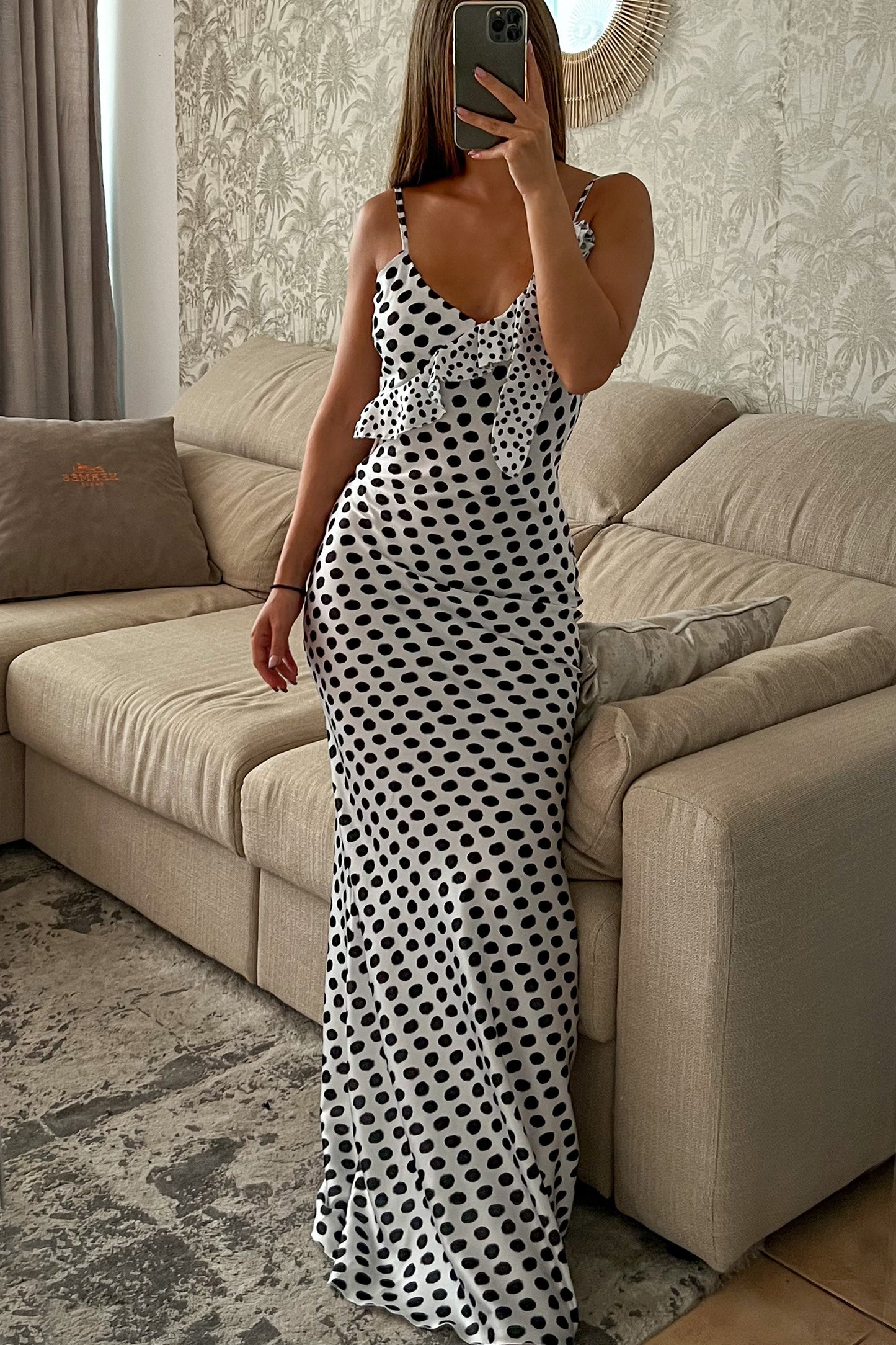 Robe longue satinée avec dos nu