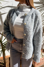 Charger l&#39;image dans la galerie, Cardigan doux en laine
