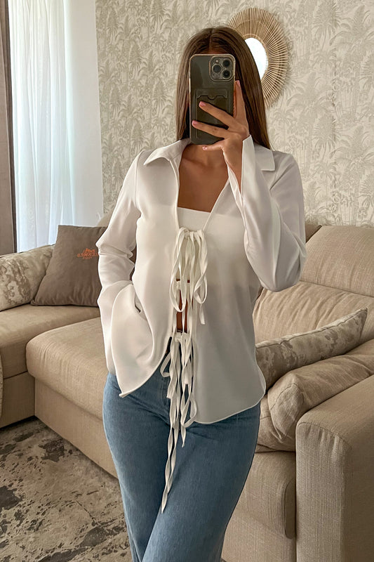 Blouse satinée ouverte