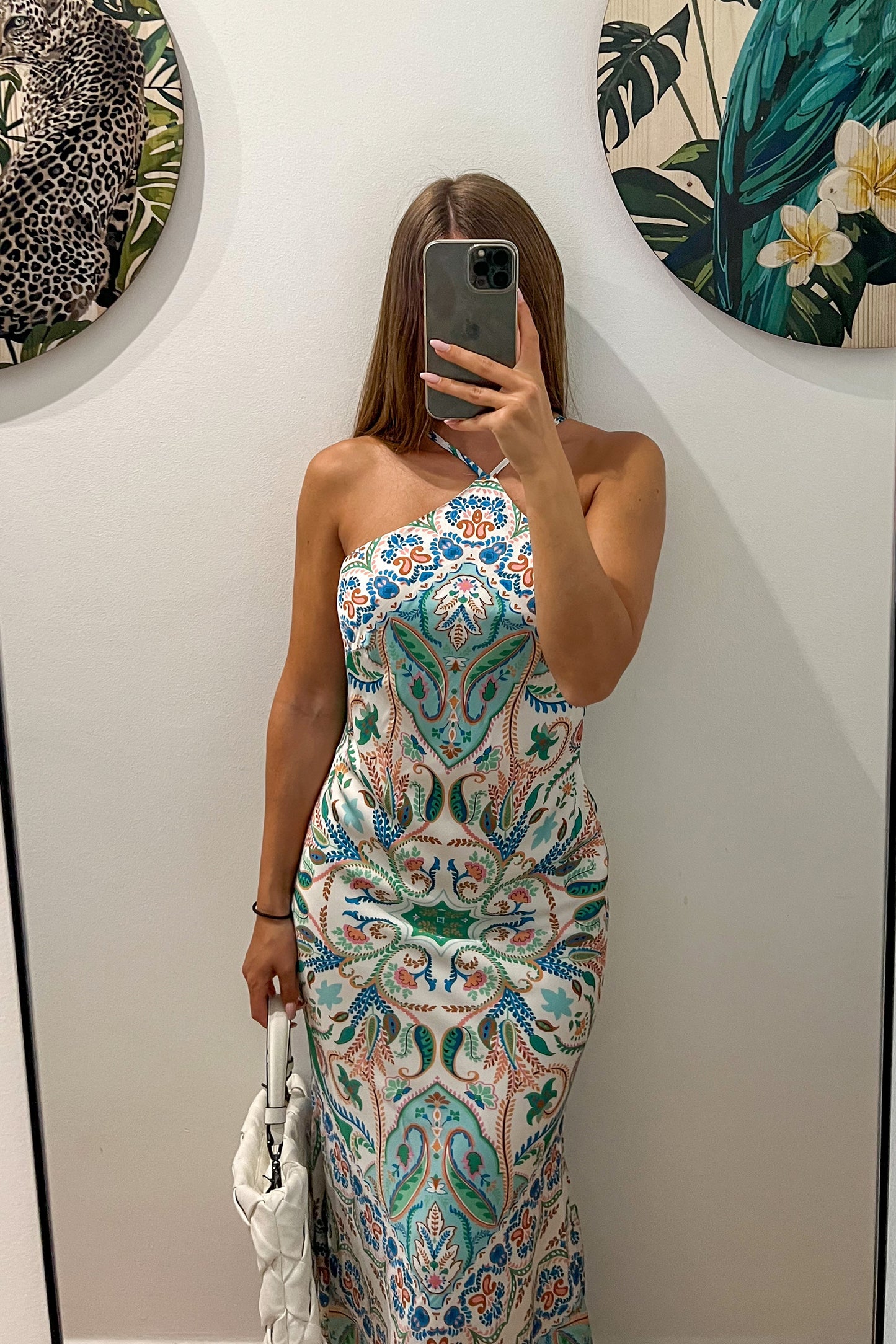 Robe satinée à dos nu