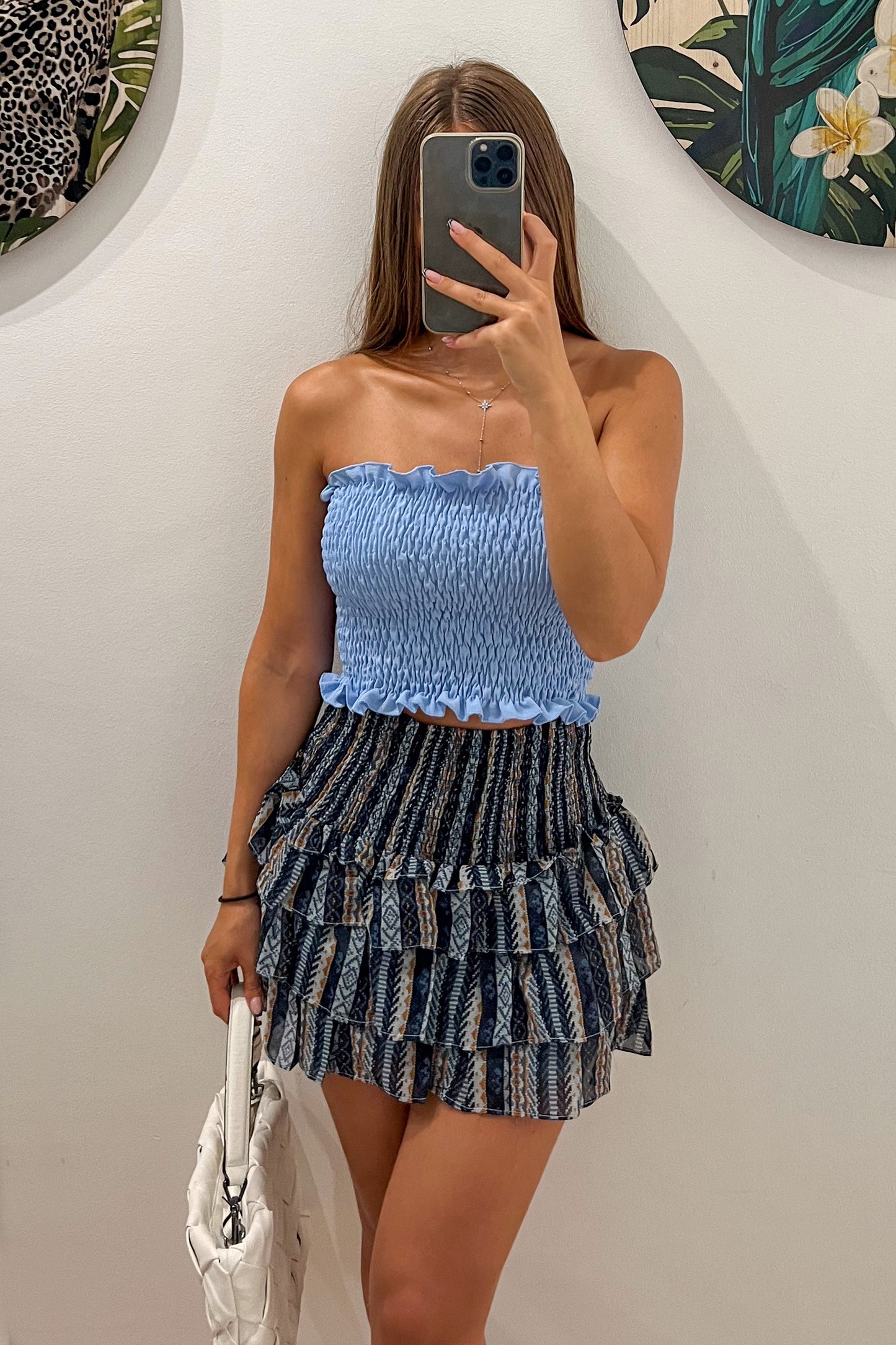 Jupe bleue à volants