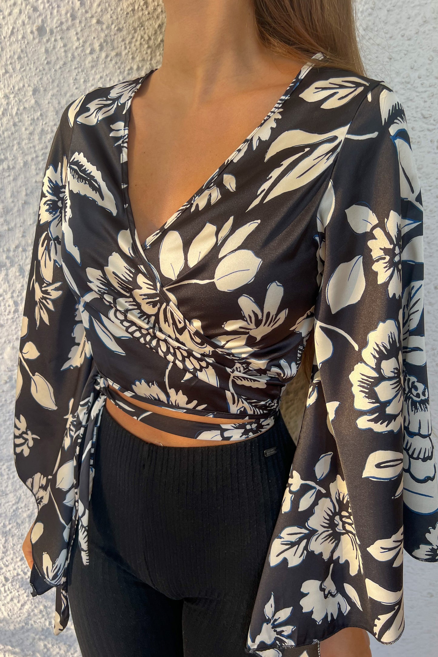 Blouse satinée noire/blanche