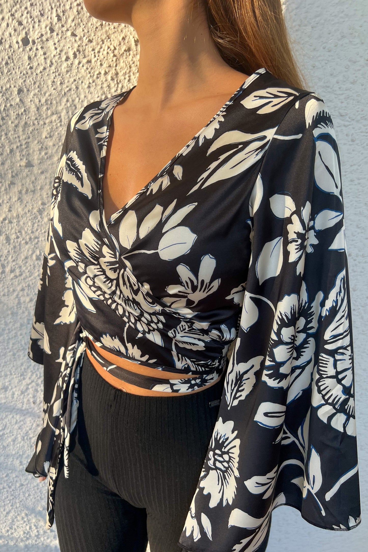 Blouse satinée noire/blanche