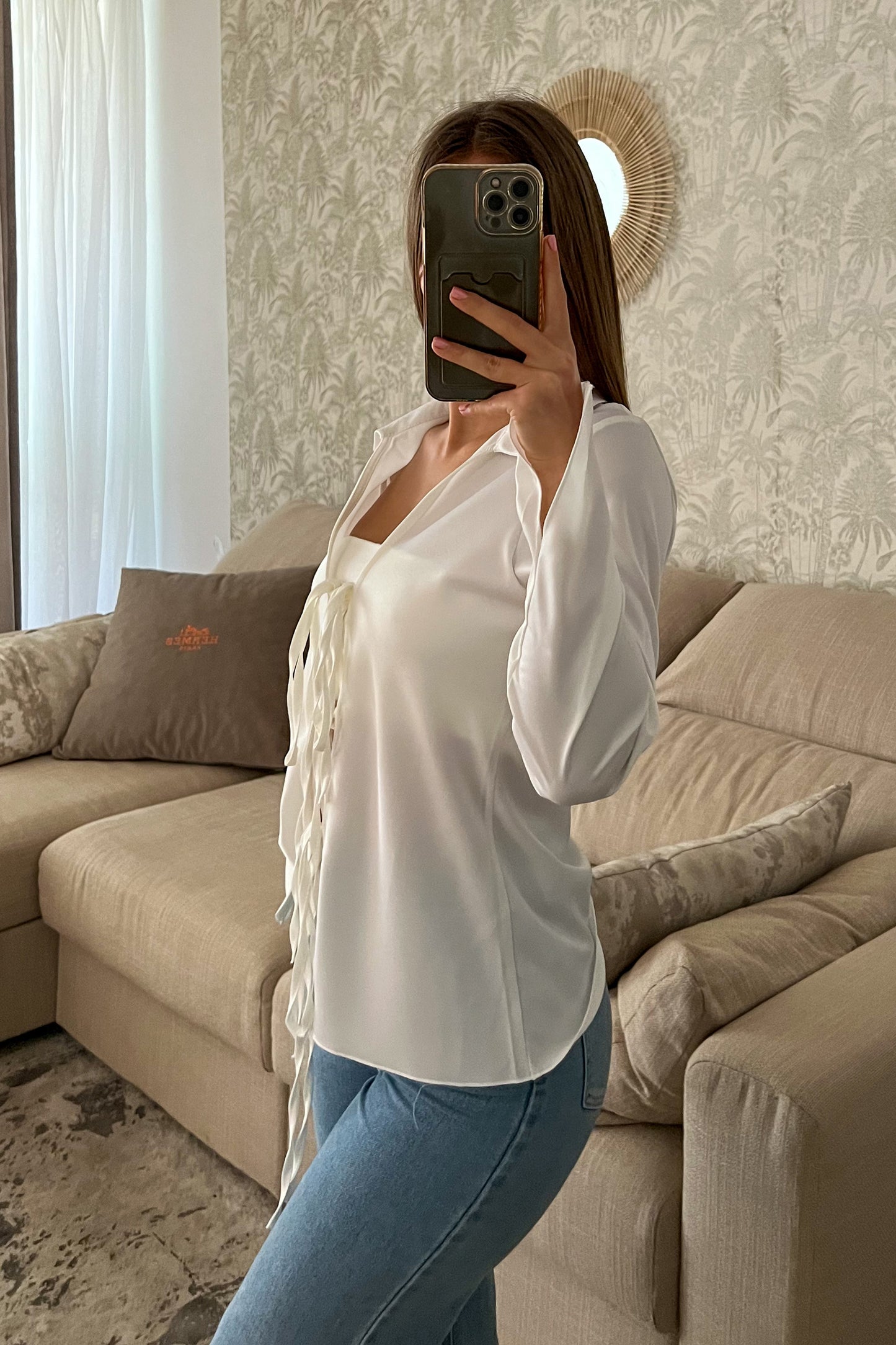 Blouse satinée ouverte