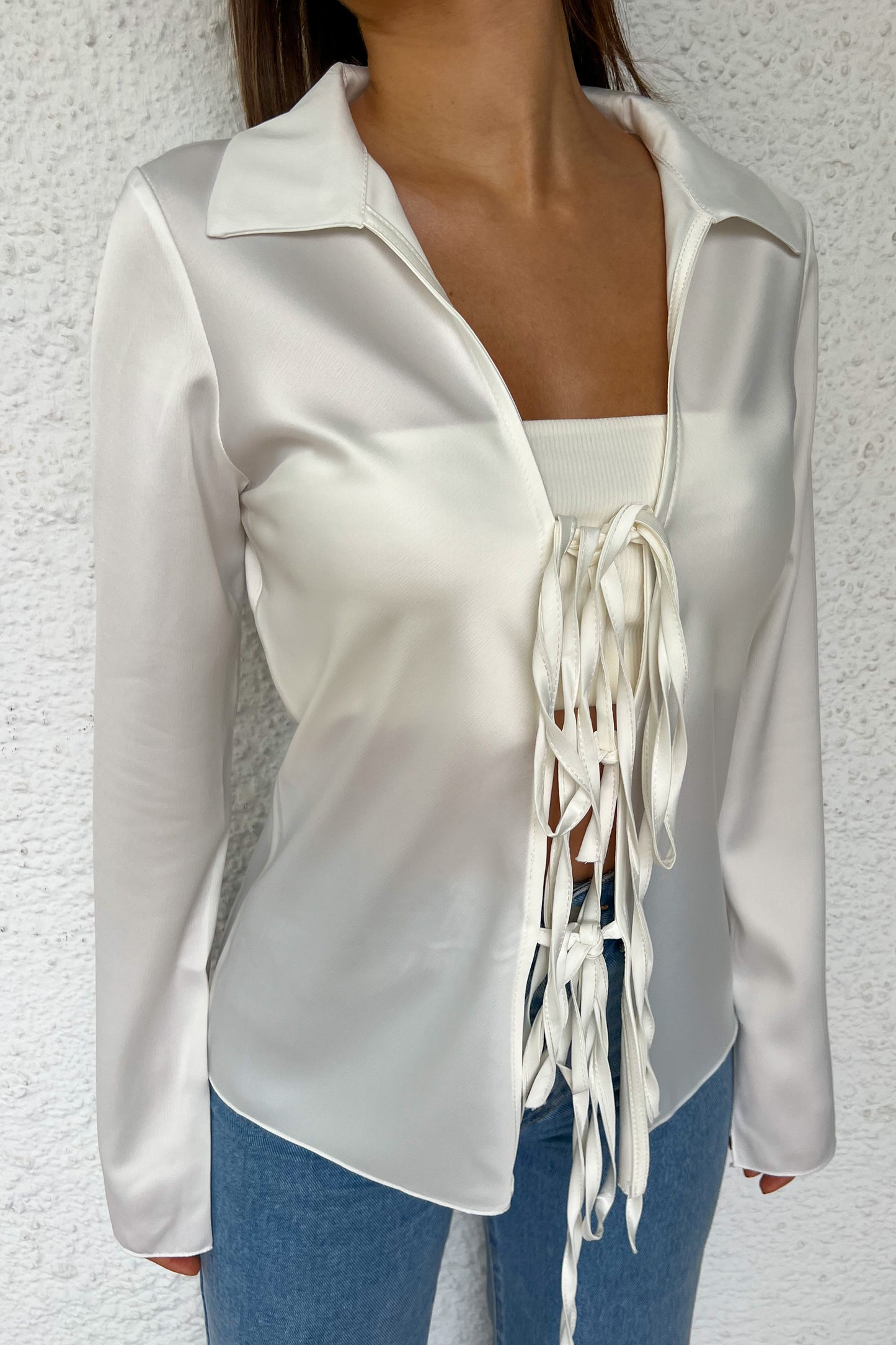 Blouse satinée ouverte