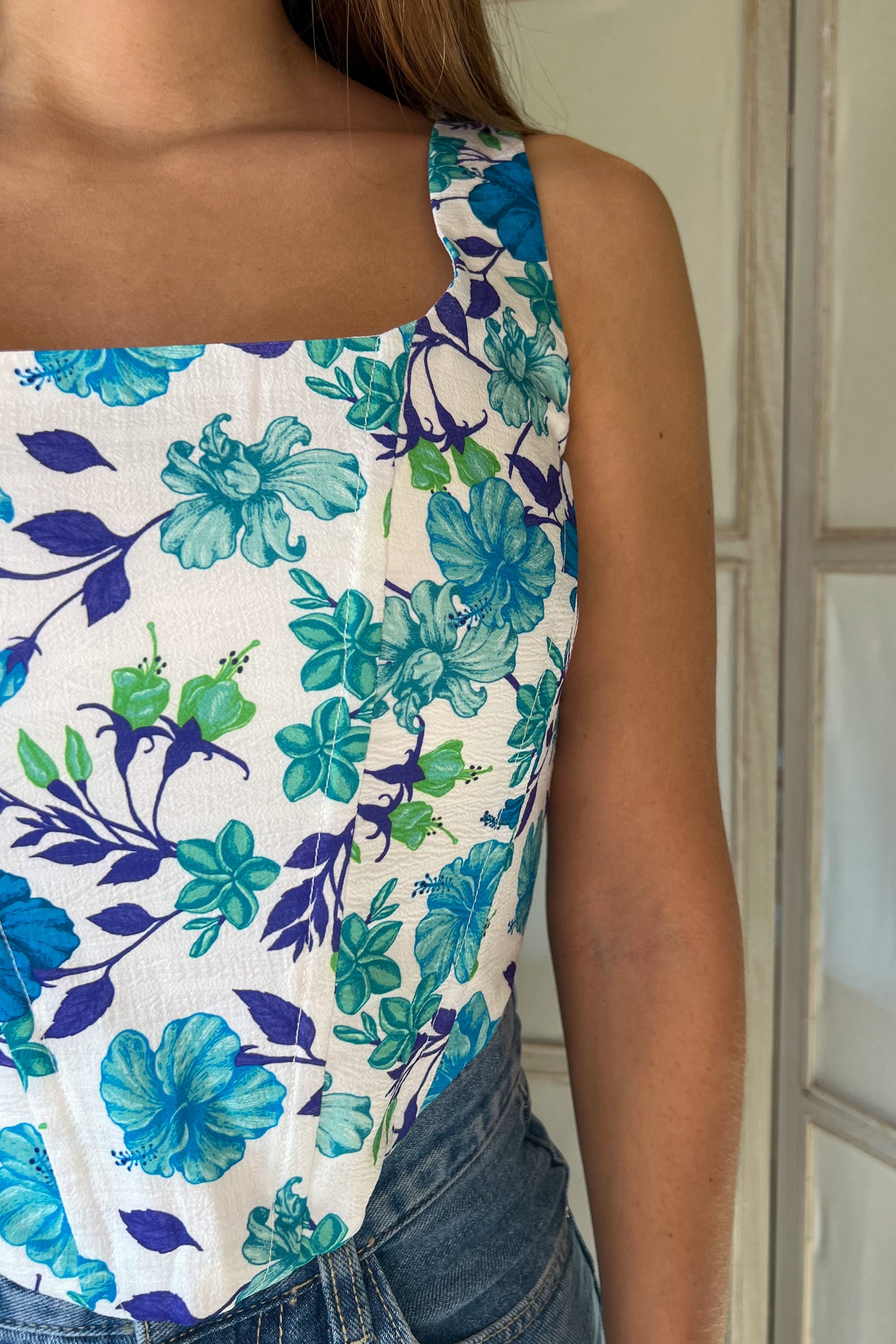 Top SUZANNE fleurs bleues