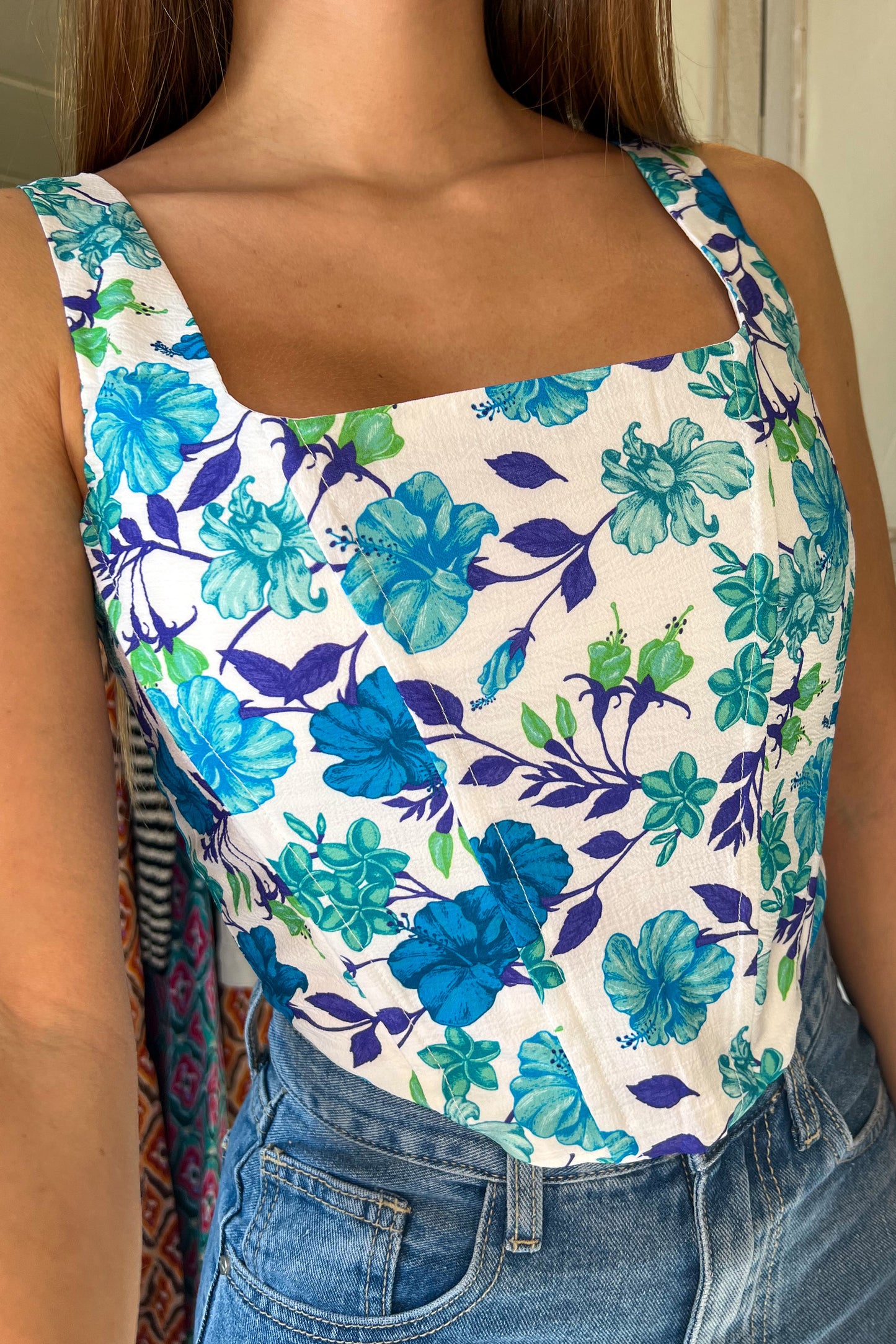 Top SUZANNE fleurs bleues