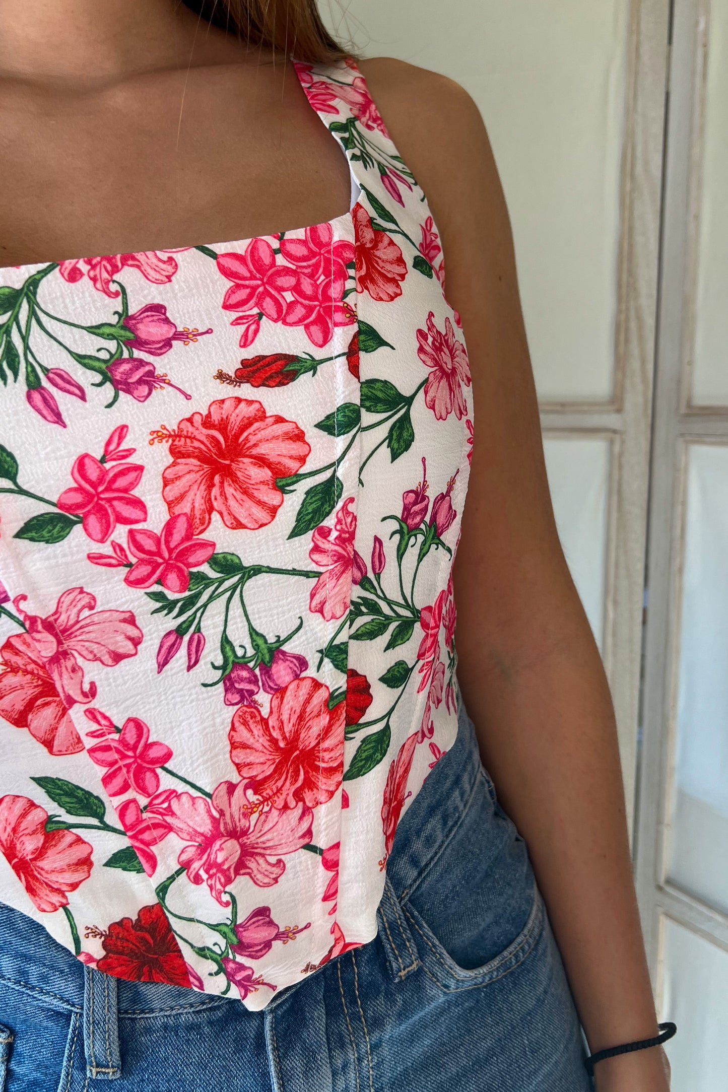 Top SUZANNE fleurs rouges